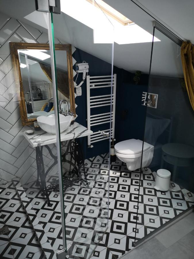 Ivy Boutique Lägenhet Braşov Exteriör bild
